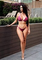 Yvonne Bar